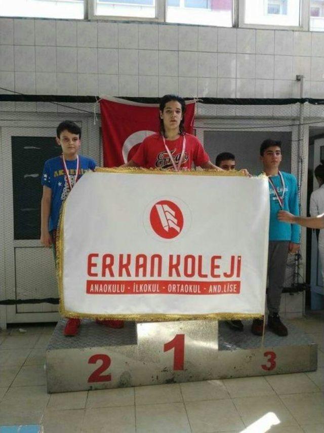 Erkan Sporcuları, Okullararası Yüzme Yarışları’nda 29 Madalya Kazandı