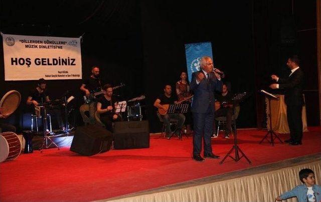Hakkari&rsquo;de "dillerden G&ouml;n&uuml;llere" M&uuml;zik Dinletisi 1