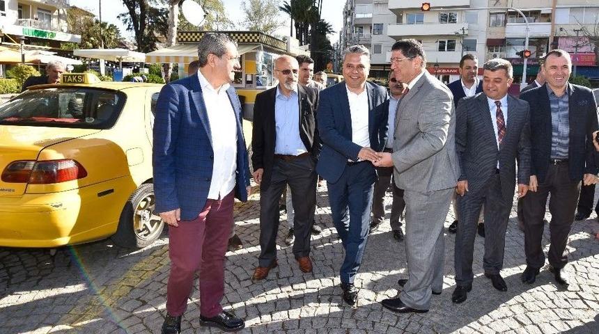 Uysal: &ldquo;2018 Nisan Ayında T&uuml;m Cadde Ve Sokaklar Yenilenecek&rdquo;