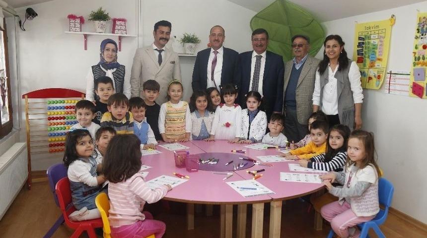 G&ouml;lbaşı Belediye Başkanı Duruay Miniklerle &Ccedil;i&ccedil;ek Ekti