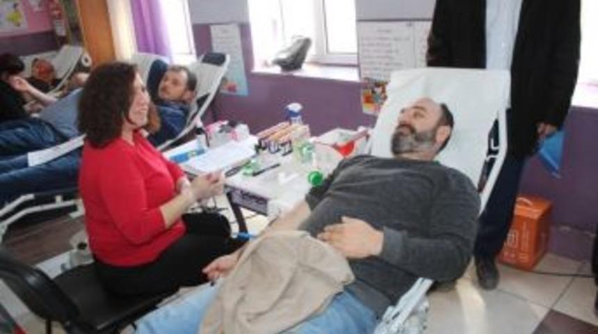 Domani&ccedil;&rsquo;te Kan Bağışı Kampanyası