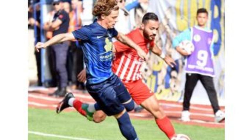 Bucaspor'da Erkan Kendini Aştı