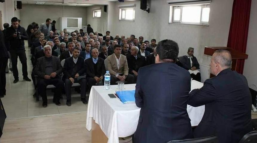 Çaldıran’da Muhtarlar Toplantısı