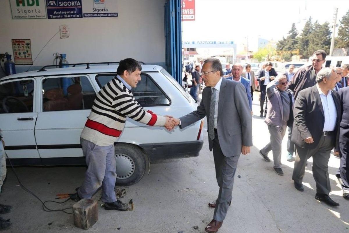 Başkan Uğur Ve Başkan Uysal Burhaniye&rsquo;de &Ccedil;ıkarma Yaptı