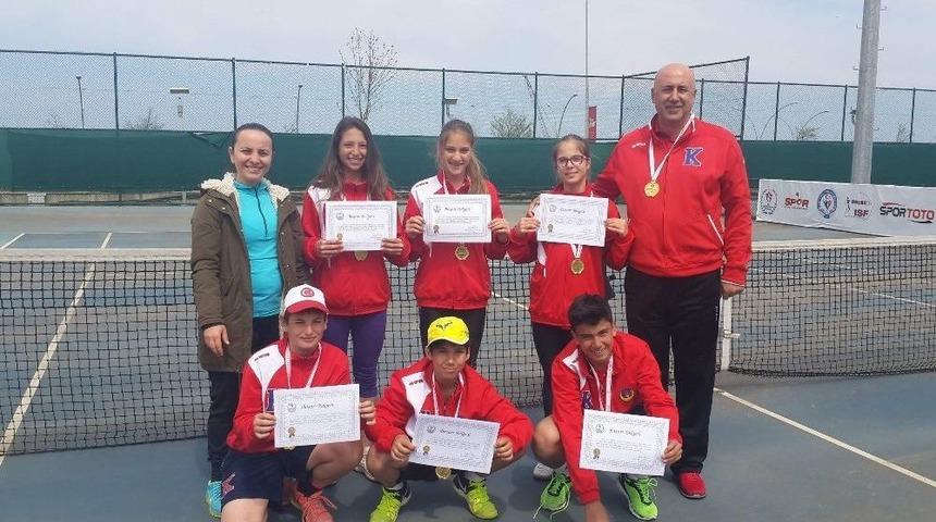 K&uuml;&ccedil;&uuml;k Tenis&ccedil;ilerin B&uuml;y&uuml;k M&uuml;cadelesi