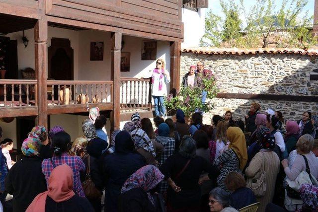 Manisalı Kadınlar Kula&rsquo;yı Gezdi 1