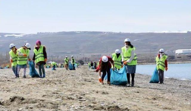 Van Gölü'nde 15 Bin Öğrenciyle Temizlik Kampanyası