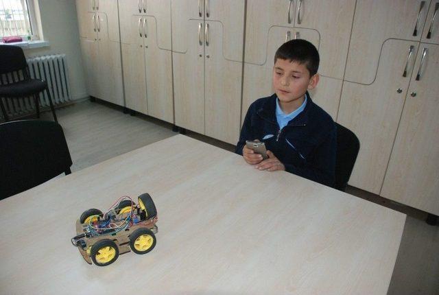 Kendi Oyuncağını Kendi Yaptı 1