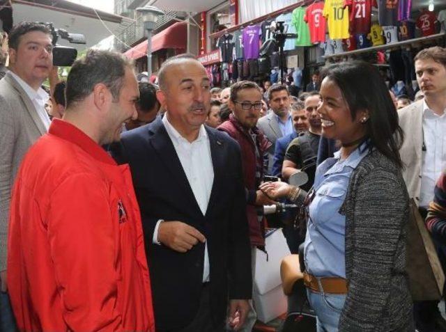 Çavuşoğlu, 'hayır' Standını Ziyaret Etti