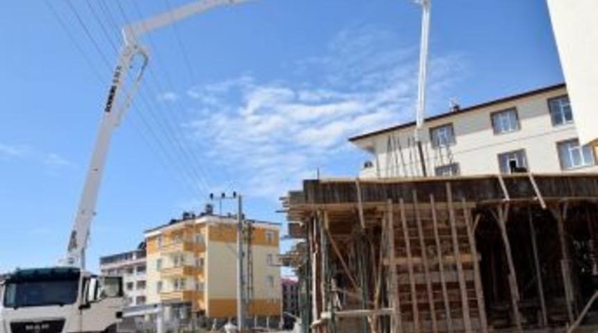 Elektrik Akımına Kapılan İş&ccedil;i &Ouml;ld&uuml;