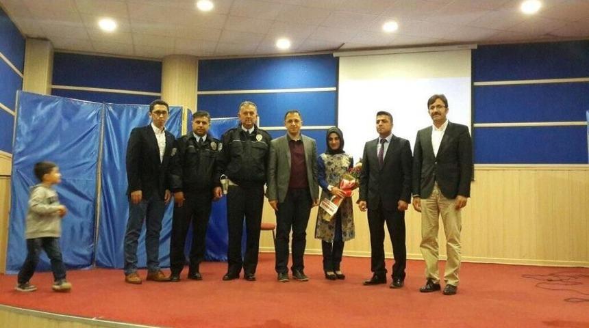 K&ouml;y Okulu &Ouml;ğrencileri Polis Haftasını Kutladı