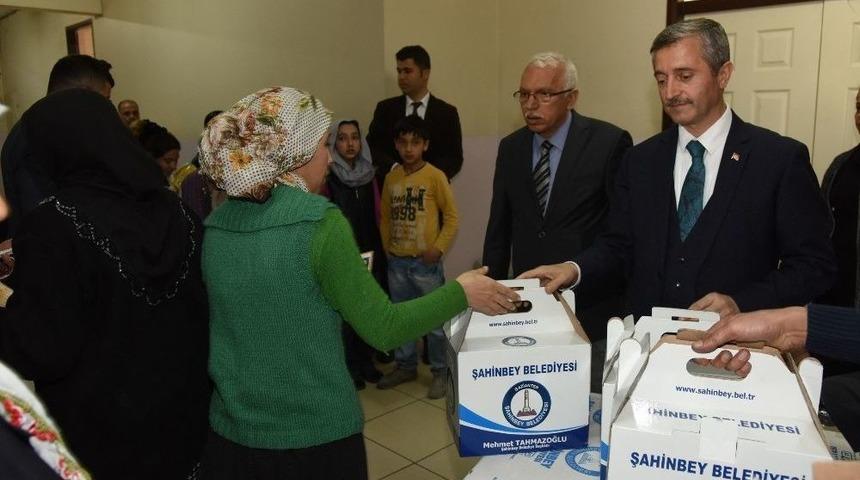 Şahinbey&rsquo;den 500 Aileye Et Yardımı