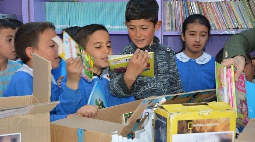 Kitaplar B&uuml;nyan&rsquo;a