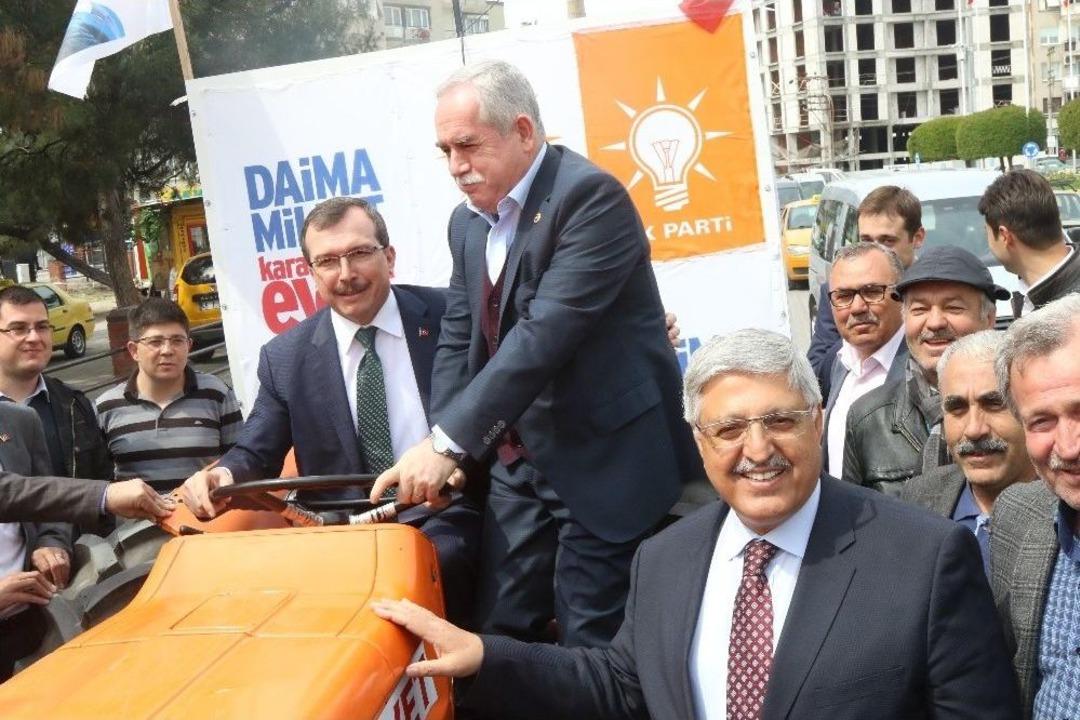 Ak Partili Demir&ouml;z Akhisar&rsquo;da Destek İstedi