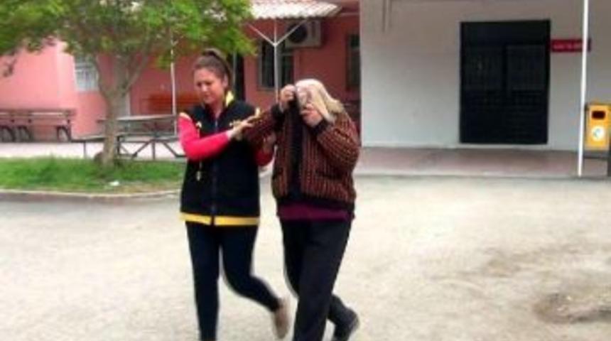 'otoban Ayşe' Fuhuş Pazarlığı Iddiasıyla Yakalandı