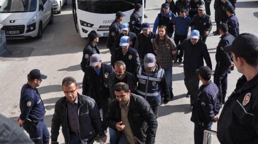 Polise Lin&ccedil; Girişimine Ceza Yağdı