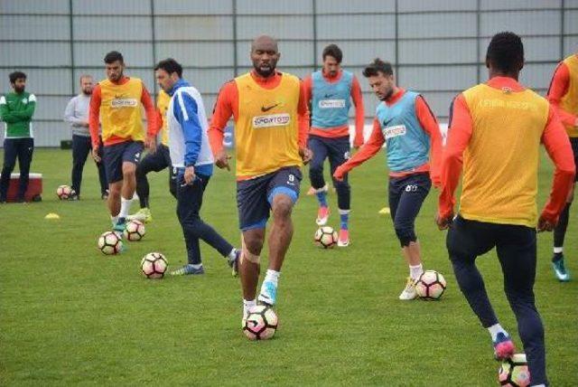 Çaykur Rizespor Umudunu Koruyor