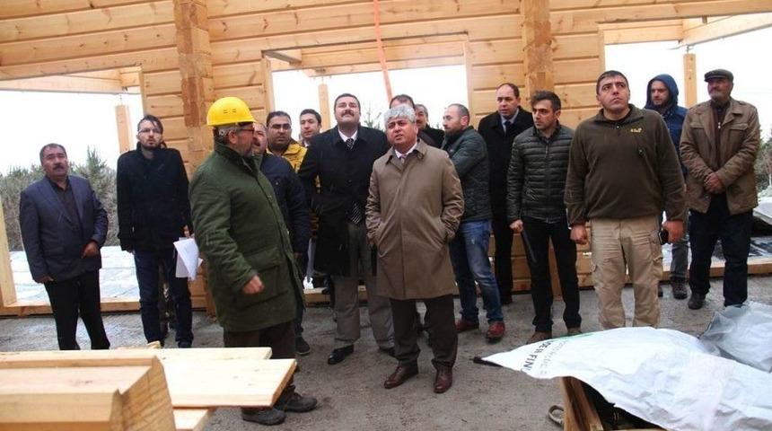 Vali Doğan &Ccedil;ıldır&rsquo;da K&uuml;t&uuml;k Ev &Ccedil;alışmalarını Yerinde İnceledi