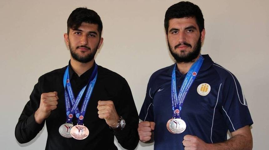 Üniversitelerarası Kick Boks Türkiye Şampiyonasında Büyük Başarıya İmza Attılar