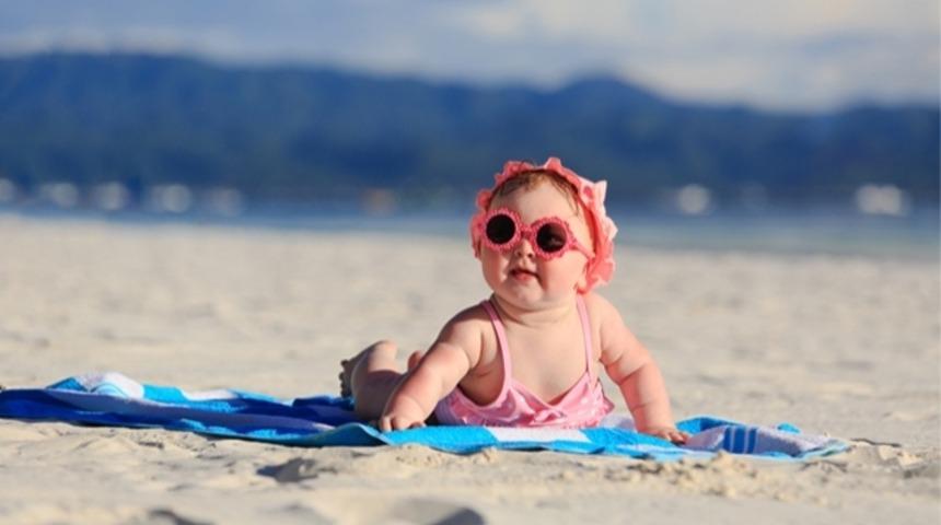 Bebeklere g&uuml;neş koruyucu krem s&uuml;rmeyin!