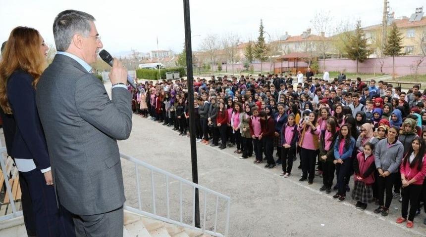 Başkan Yanılmaz &Ouml;ğrencilerle Bir Araya Geldi