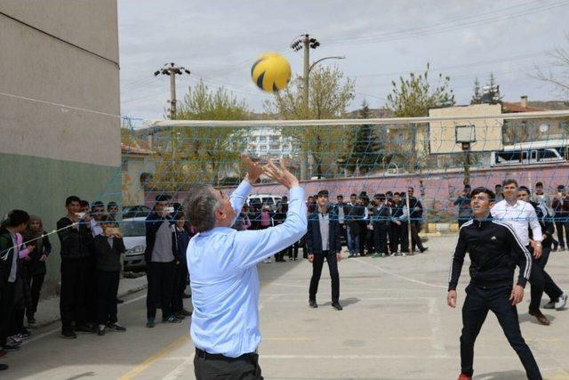 Başkan Yanılmaz &Ouml;ğrencilerle Bir Araya Geldi 1