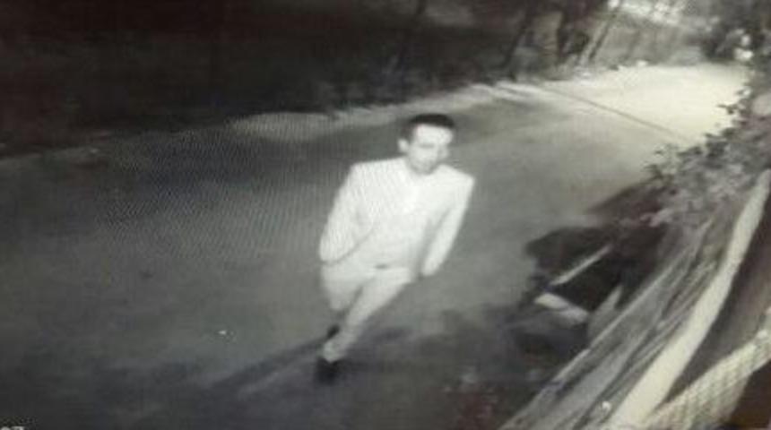 Market Sahibini Oyalayarak 19 Bin Tl &Ccedil;aldı