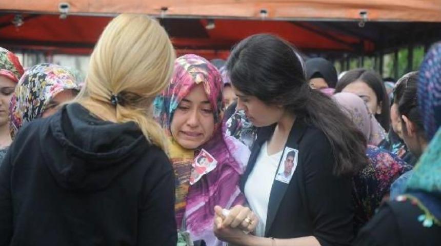 Diyarbakır Şehidi Polis Memuru Toprağa Verildi