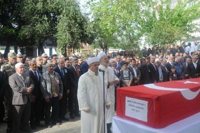 Diyarbakır Şehidi Polis Memuru Toprağa Verildi 2