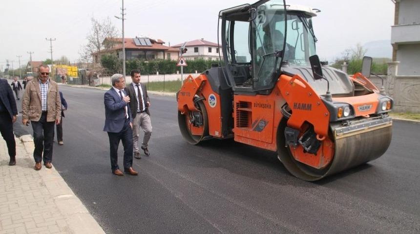 Akyazı&rsquo;da Asfalt Serim &Ccedil;alışmaları S&uuml;r&uuml;yor
