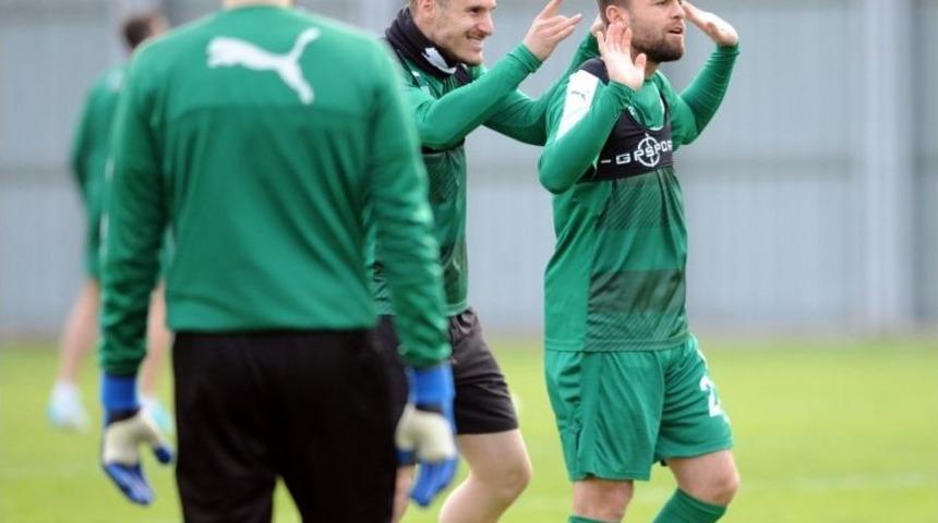 Bursaspor&rsquo;da Batalla Takımdan Ayrı &Ccedil;alıştı