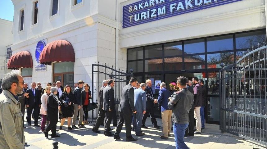 &lsquo;sakarya Turizminin D&uuml;n&uuml; Bug&uuml;n&uuml; Ve Yarını&rsquo; Sa&uuml;&rsquo;de Konuşuldu