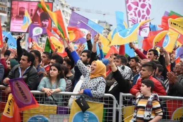 Hdp'den Gündoğdu Meydanı'nda 'hayır' Çağrısı