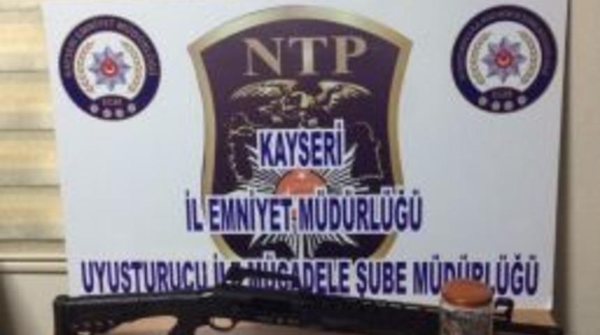 Kayseri&rsquo;de Uyuşturucu Operasyonu: 5 G&ouml;zaltı