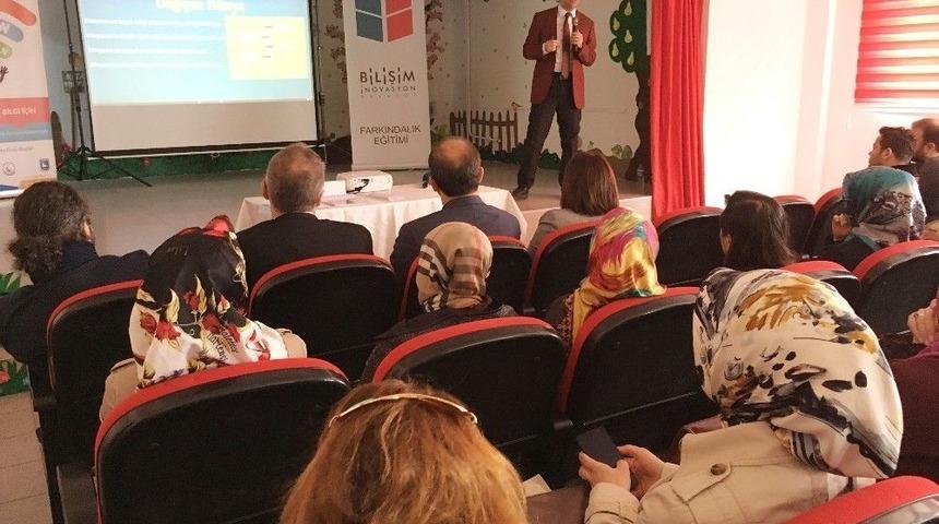 &Uuml;sk&uuml;dar&rsquo;da Velilere &ldquo;dur, D&uuml;ş&uuml;n Bağlan&rdquo; Projesi Anlatıldı