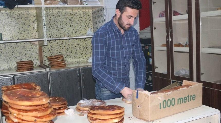 &Uuml;niversite &Ouml;ğrencisi G&uuml;nd&uuml;z Okula Akşam Fırına