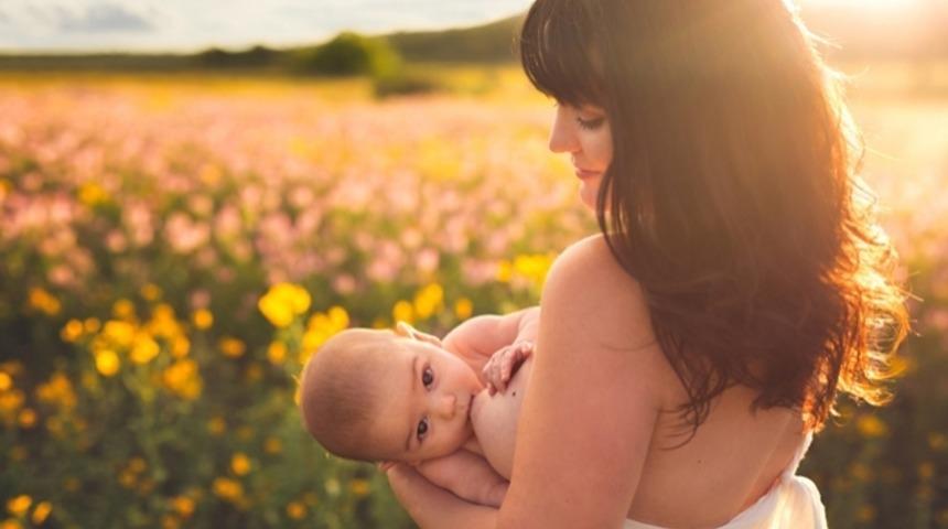 Emzirmenin yeri ve zamanı olmadığını g&ouml;sterdiler!