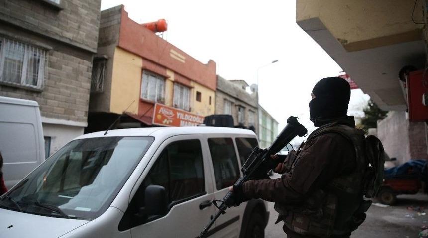 Gaziantep&rsquo;te Uyuşturucu Tacirlerine 300 Polisle Şafak Operasyonu