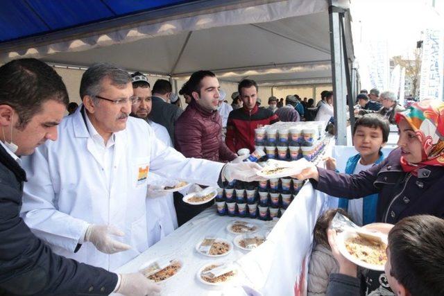 40 Bin Kişilik Türkistan Pilavı Ve Hamsi Şöleni Başlıyor