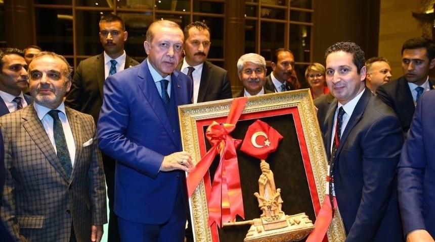 Kadınlardan Cumhurbaşkanı Erdoğan&rsquo;a 15 Temmuz Tablosu