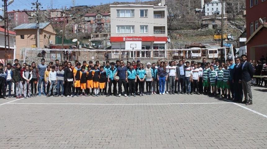 Beyt&uuml;şşebap&rsquo;ta Okullar Arası Voleybol Turnuvası D&uuml;zenlendi