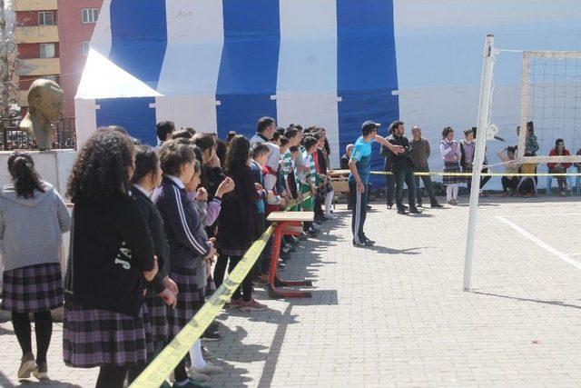 Beytüşşebap’ta Okullar Arası Voleybol Turnuvası Düzenlendi