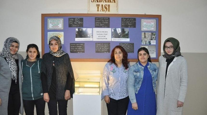 Sadaka Taşı K&uuml;lt&uuml;r&uuml; Bu Okulda Yaşatılıyor