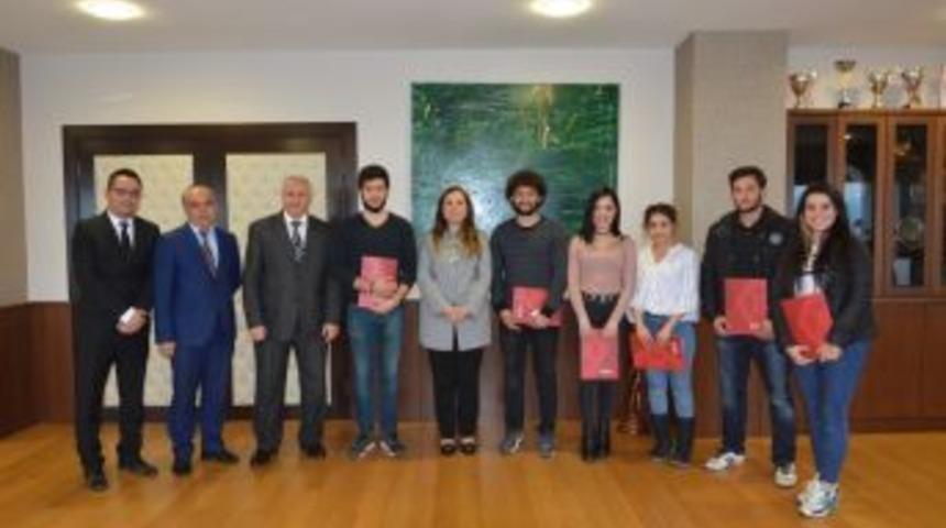 D&uuml;zce &Uuml;niversitesi &Ouml;ğrencilerine Bronz Cankurtaranlık Kursu D&uuml;zenledi