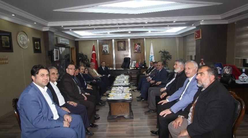 Şeref Malko&ccedil;&rsquo;tan Başkan Memiş&rsquo;e Ziyaret