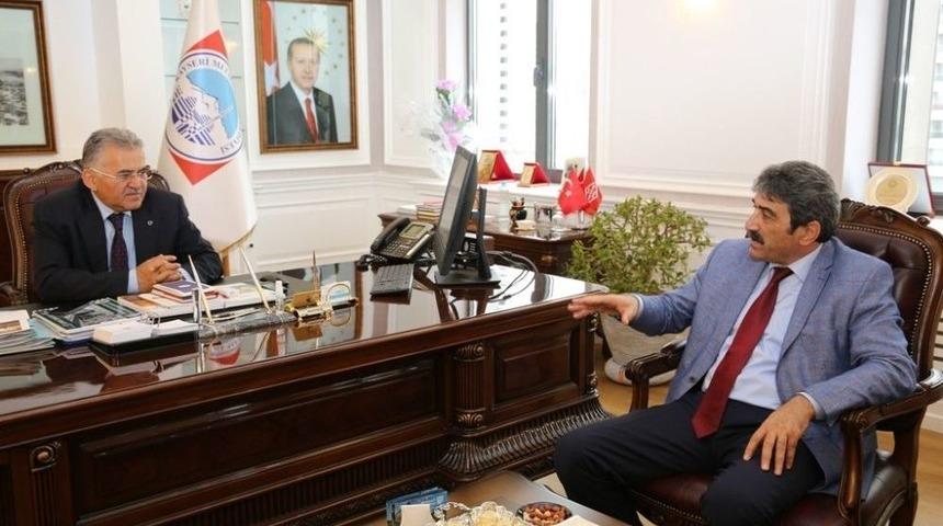 Başkan B&uuml;y&uuml;kkılı&ccedil;, "kayseri&rsquo;nin Eğitimdeki Başarısının Artması Tesad&uuml;f Değildir"