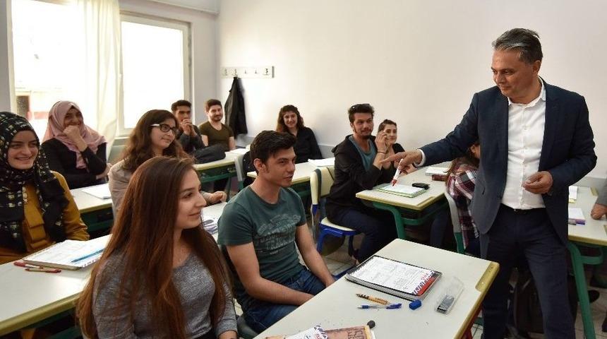 Başkan Uysal, Murgem&rsquo;li Gen&ccedil;lerle Buluştu