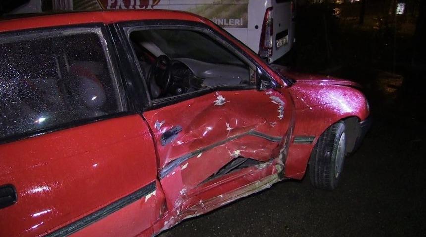 Konya&rsquo;da Otomobiller &Ccedil;arpıştı: 2 Yaralı