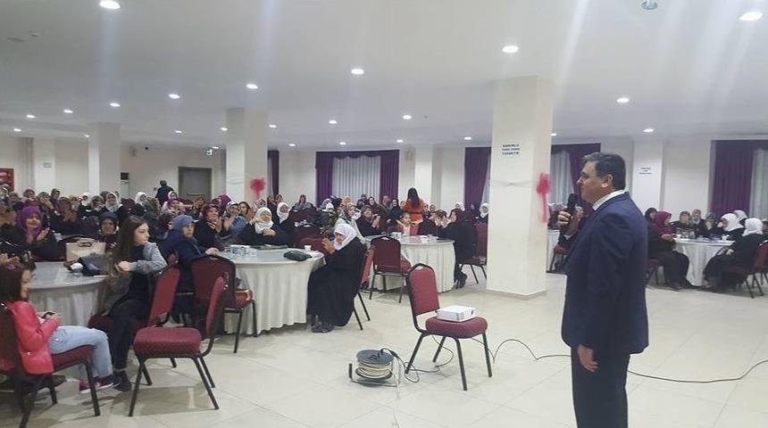 Başkan Yal&ccedil;ın Referandum &Ccedil;alışmaları Kapsamında İl&ccedil;edeki Kadınlarla Bir Araya Geldi