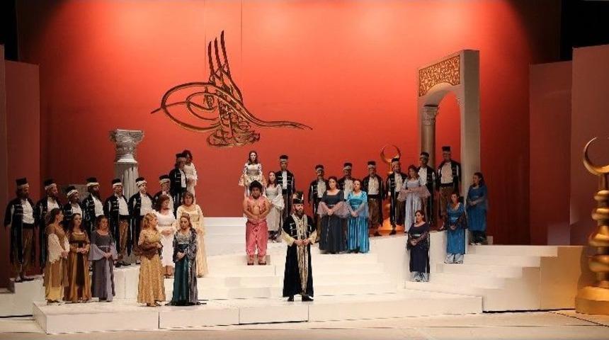 &ldquo;saraydan Kız Ka&ccedil;ırma&rdquo; Tekrar Sahnede